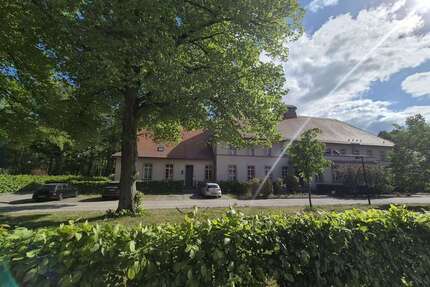 Wohnung zum Mieten in Berlin 2.745,90 € 203.4 m²