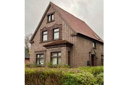 Ein- bzw. Zweifamilienhaus in begehrter Lage von Jever