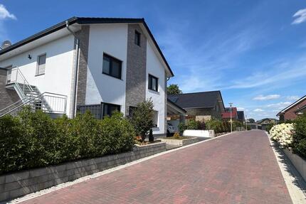 Exklusives Einfamilienhaus mit Pool, Dachterrasse & hochwertiger - Bramsche