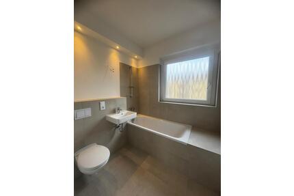 +SCHNELL EINZIEHEN+ 2-Raum Wohnung mit Balkon und Wannebad - Berlin Reinickendorf