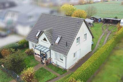 Familienfreundliches Haus mit großem Garten und verglaster Terrasse in idyllischer Feldrandlage - Bernau bei Berlin Schönow