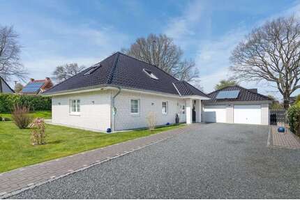 Haus zum Kaufen in Neustadt in Holstein 1.150.000,00 € 238 m²