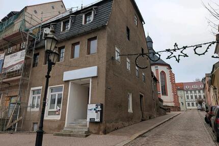 Mehrfamilien Haus mit Gewerbeeinheit in Roßwein