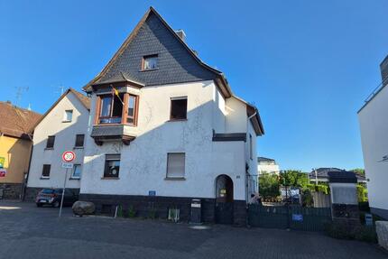 Großzügiges Zweifamilienhaus mit 860 m² Grundstück - Reiskirchen