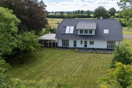 Haus zum Kaufen in Loit 449.000,00 € 178 m²
