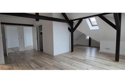 Helle schicke DG-Wohnung in ruhiger Lage nahe Einkaufszentrum - Bautzen