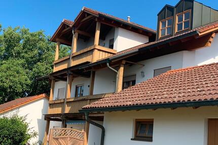 4-Zimmer-DG-Wohnung in Tüßling - 1.035,00&nbsp;EUR Kaltmiete, ca.&nbsp; 101,00&nbsp;m&sup2; in Tüßling (PLZ: 84577)