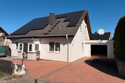 Einfamilienhaus Vollunterkellert Solaranlage Carport - Brakel