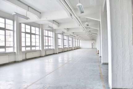 Halle in Sömmerda 7.250,00 € 2200 m²