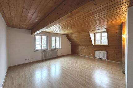 Gepflegte 2-Zimmerwohnung mit moderner Küche und TG-Stellplatz in zentraler Lage in Isny im Allgäu