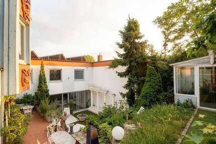 Haus zum Kaufen in Erlangen 949.000,00 € 289 m²