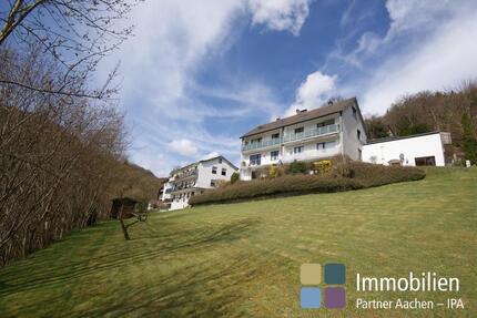 IPA - 2 Zimmer Dachgeschosswohnung 85m² in Woffelsbach. Anfragen bitte per E-mail. - Simmerath