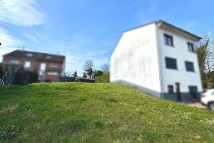 Sonniges Hanggrundstück für Ihre Doppelhaushälfte! - Leverkusen Lützenkirchen