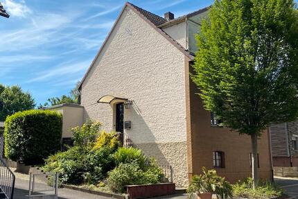 Freistehendes Einfamilienhaus mit Garten - Hürth