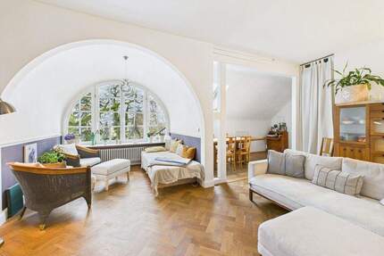 Stilvolle Wohnung mit Garten und eigenem Parkplatz in gefragter Lage ! - Wiesbaden Biebrich