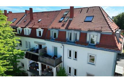 Gemütlicher Altbau direkt am Park. Helle 3-Zi-Whg mit großer Wohnküche & Balkon zum ruhigen Innenhof - München Moosach