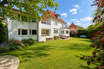Haus zum Kaufen in München 2.450.000,00 € 243 m²