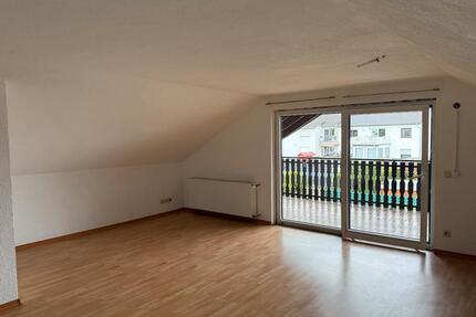 2-Zimmer-DG-Wohnung mit Balkon & Stellplatz - Wadgassen