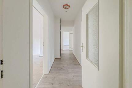 3 Zimmer - frisch renoviert - gute Anbindung - ruhige Lage - Hagen Eilpe