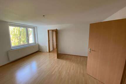 Wohnung zum Mieten in Reichenbach, Vogtl 460,00 € 97.72 m²