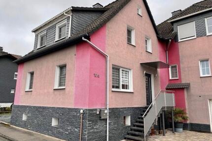 Haus zu vermieten - 1.450,00&nbsp;EUR Kaltmiete, ca.&nbsp; 130,00&nbsp;m&sup2; in Wetzlar (PLZ: 35576) Altenberger Straße