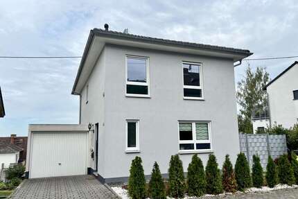 Haus zum Mieten in Wiesbaden Igstadt 2.800,00 € 175 m²