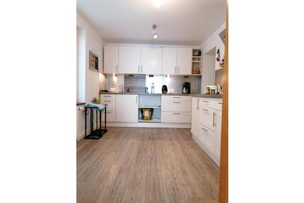 Wohnung 120qm - 450,00&nbsp;EUR Kaltmiete, ca.&nbsp; 120,00&nbsp;m&sup2; in Naumburg (PLZ: 34311)