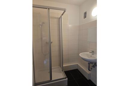 Helle, moderne 2 -Raumwohnung mit Dusche + Balkon + Aufzug! - Schöneck/Vogtland