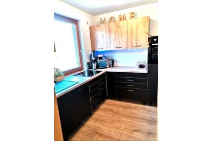 Freundliche 2-Zimmer-Wohnung mit TerasseLichthot und EBK in Wald - Waldachtal