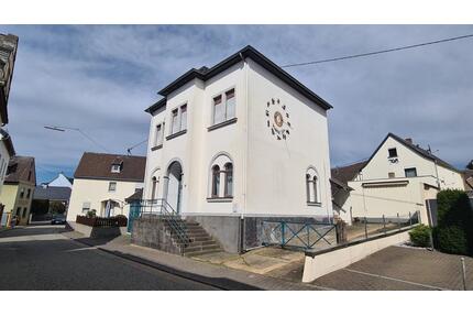 Geräumiges 1-2 Familienhaus mit Außenanlagen Rheinblick - Weitersburg Wüstenhof