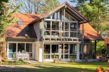Haus zum Mieten in Potsdam 3.600,00 € 220 m²