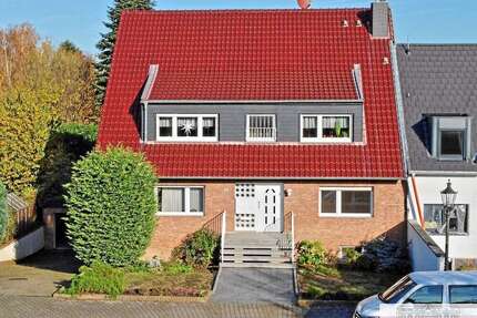 Haus zum Kaufen in Düsseldorf Wersten 1.149.000,00 € 242.09 m²