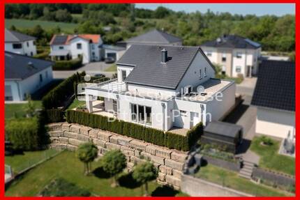 Stilvolles Einfamilienhaus in TOP-Wohnlage, Alternative zum Neubau! - Bitburg Stahl