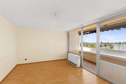 Weitblick • Wohnküche • Wintergarten | Geräumige 2-Zi-Balkonwohnung mit TG-Stellplatz - München
