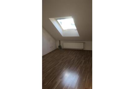 gemütliche Dachgeschosswohnung - 300,00&nbsp;EUR Kaltmiete, ca.&nbsp; 27,00&nbsp;m&sup2; in Detmold (PLZ: 32756)
