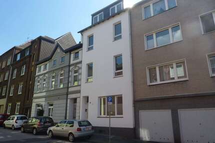 Haus zum Kaufen in Duisburg 550.000,00 € 225.74 m²