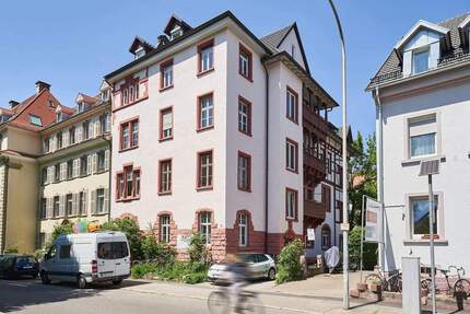 Sofort verfügbar - Großzügige 6-Zimmer-Wohnung im stilvollen Jugendstil-Stadthaus in 79100 Freiburg - Freiburg im Breisgau Wiehre