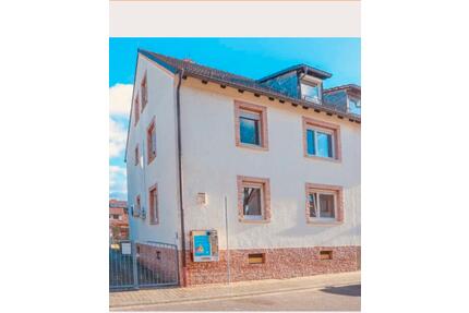 3 Familienhaus 8 Zimmer - 2.450,00&nbsp;EUR Kaltmiete, ca.&nbsp; 190,00&nbsp;m&sup2; in Mutterstadt (PLZ: 67112)