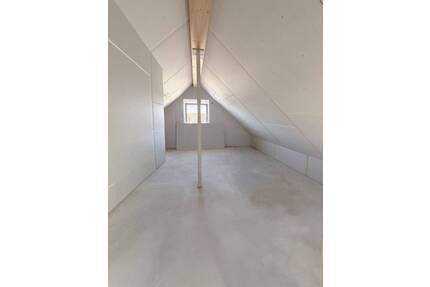 Neubau Dachgeschosswohnung auf zwei Ebenen mit Terrasse - Kenzingen