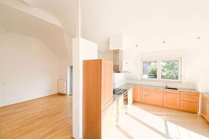 Charmante 3-Zimmer-Dachgeschosswohnung mit Balkon & 2 Tiefgaragenstellplätzen in Langsur – Grenznähe Luxemburg