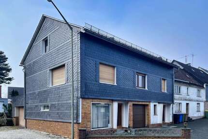 Haus zum Kaufen in Burbach 129.000,00 € 120 m²