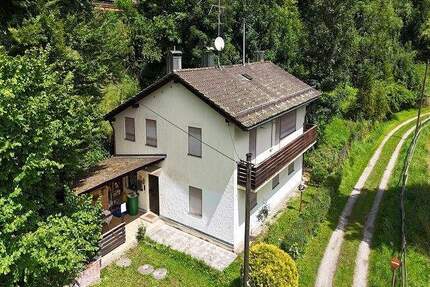 Idyllisch wohnen, individuell gestalten - Einfamilienhaus mit Entwicklungspotential - Stephanskirchen Landl