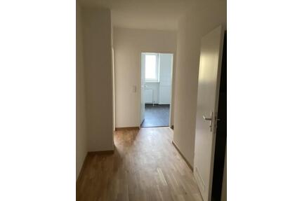 Umzug gefällig? Praktische 3-Zi.-Wohnung mit Balkon - Hochheim am Main