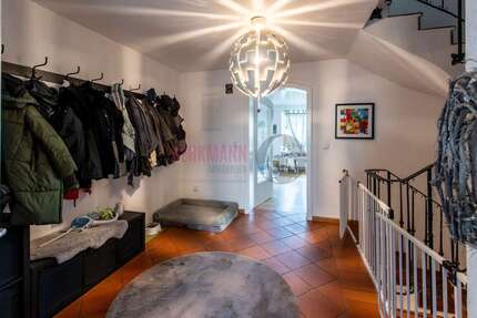 Haus zum Kaufen in Egmating 888.000,00 € 272 m²