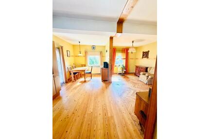 EFH in Enkirch – 200 m², 2 Garagen, PV-Anlage & Terrasse - Hahn