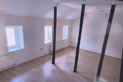 Dachgeschosswohnung in schöner, gepflegter Lage SONDERSHAUSEN,