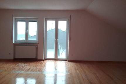 Geräumige Dachgeschosswohnung mit großem Balkon in Gusterath