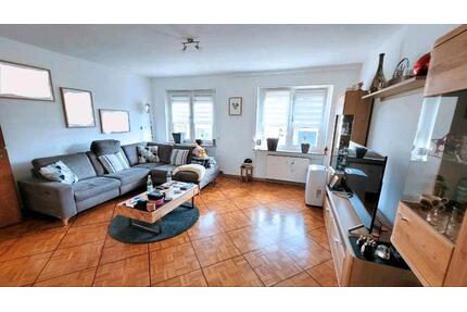 Helle 2-3 ZKB Wohnung Balkon in Saarlouis Vogelsang – EBK, 90 m²
