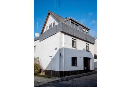 4-Zimmer-Doppelhaushälfte mit EBK in Andernach, Andernach