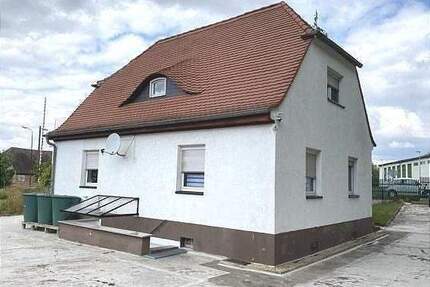 EFH mit großem Grundstück in Karsdorf